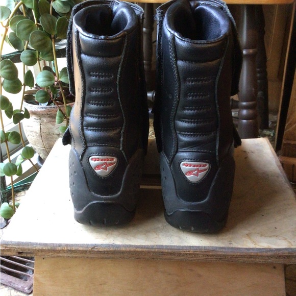 Alpinestars waterproof ridge riding boot in size 7.5 and are all black - Picture 6 of 9